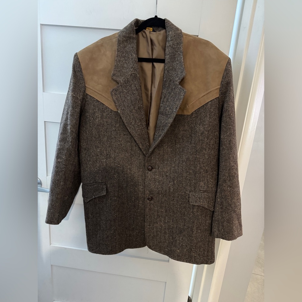 Men's Classic Tweed Jacket with Tan Details. Country Gentleman by Pioneer Wear